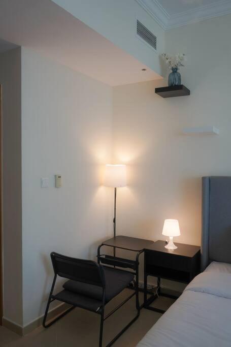 Serenity View: Modern 1BR in Dubai Marina Exterior photo