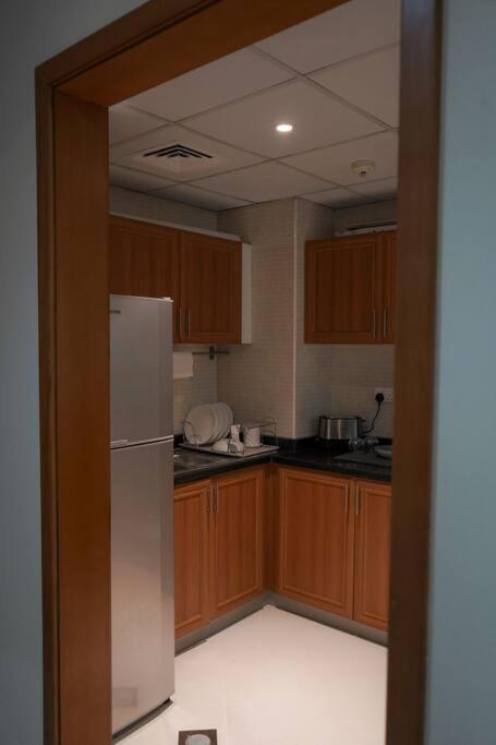 Serenity View: Modern 1BR in Dubai Marina Exterior photo